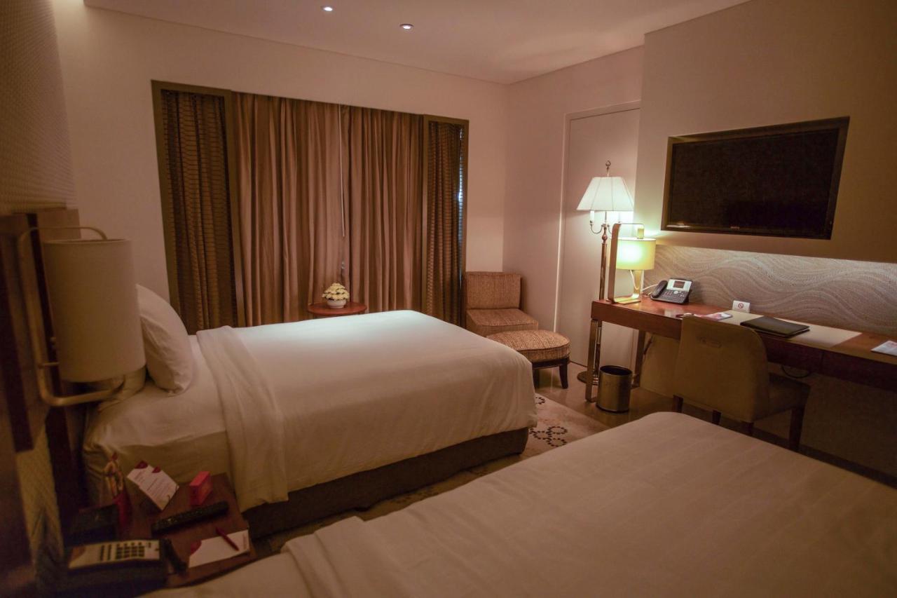 Crowne Plaza Chennai Adyar Park, an IHG hotel Zewnętrze zdjęcie A room at the hotel