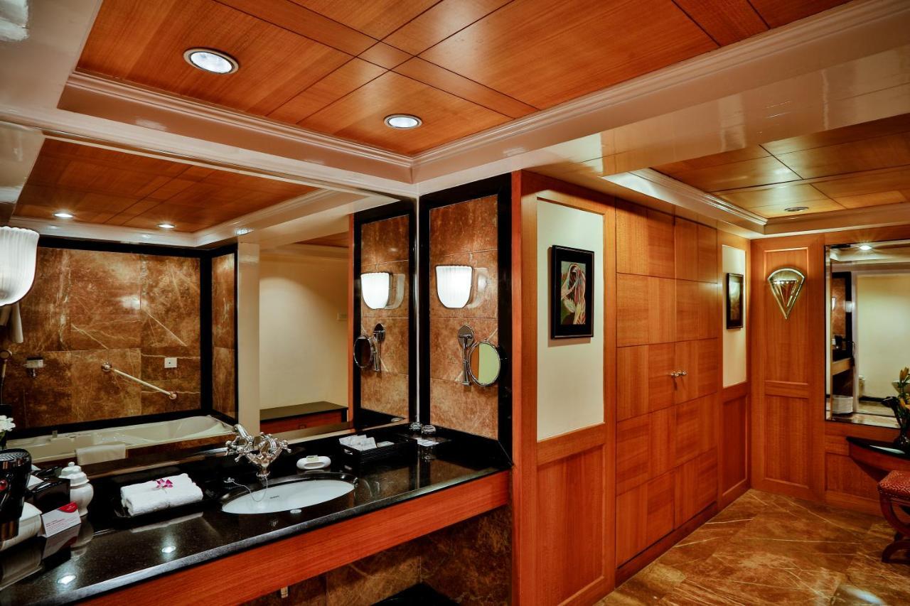 Crowne Plaza Chennai Adyar Park, an IHG hotel Zewnętrze zdjęcie Bathroom