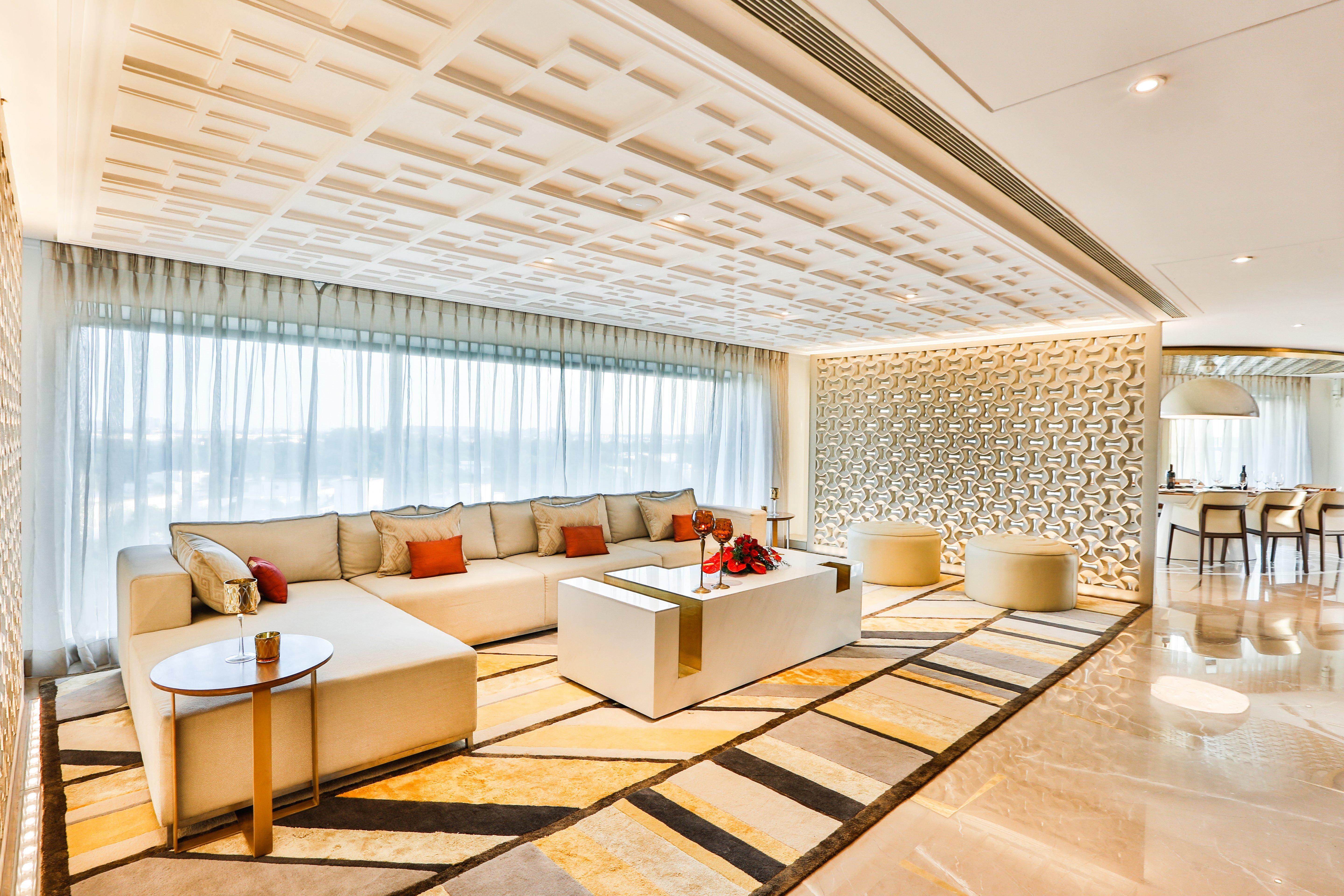 Crowne Plaza Chennai Adyar Park, an IHG hotel Zewnętrze zdjęcie The interior of the lounge