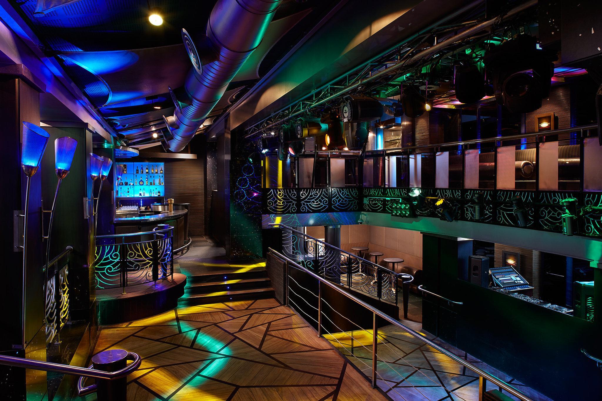 Crowne Plaza Chennai Adyar Park, an IHG hotel Zewnętrze zdjęcie The interior of the nightclub