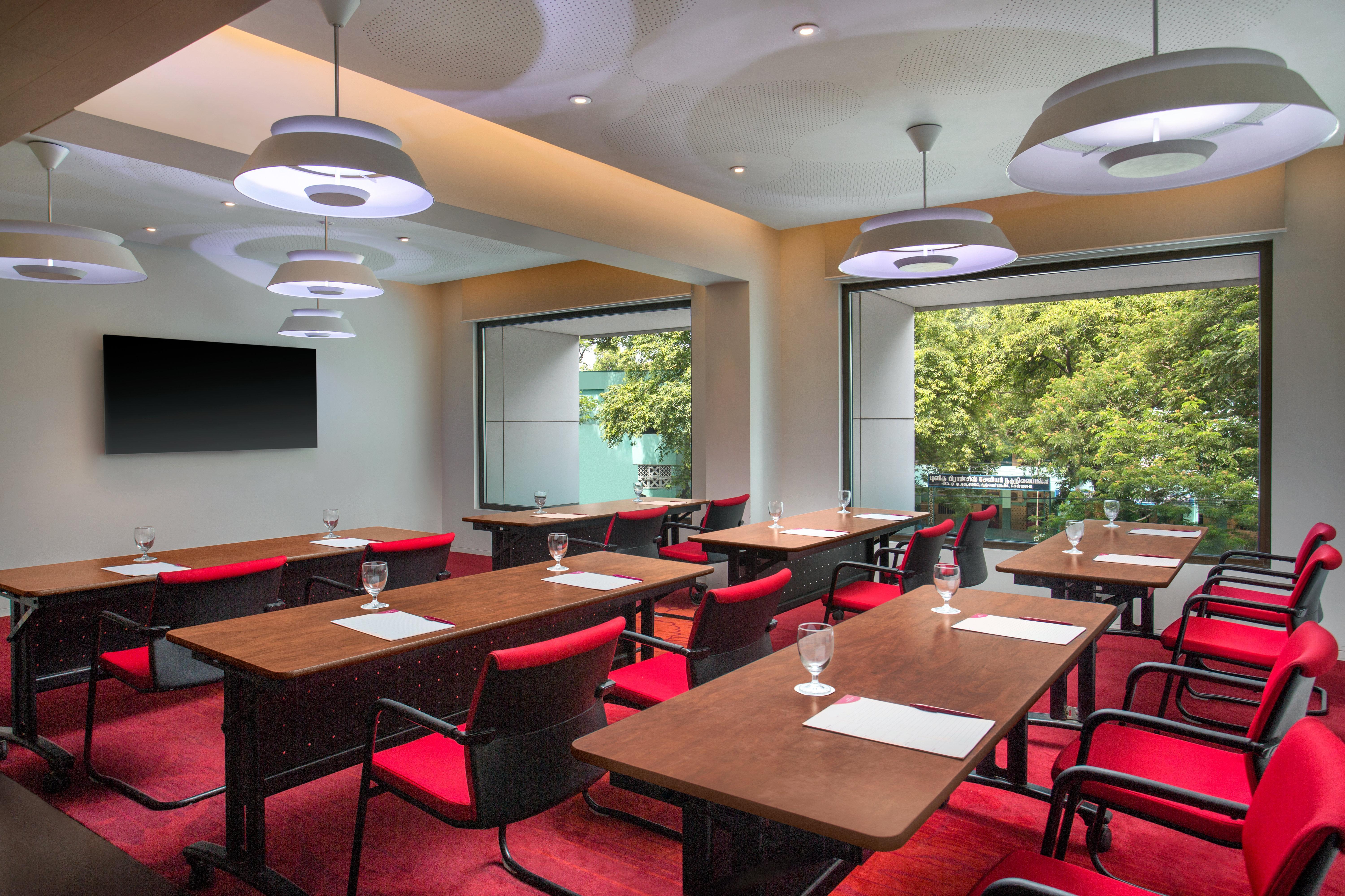 Crowne Plaza Chennai Adyar Park, an IHG hotel Zewnętrze zdjęcie Meeting room
