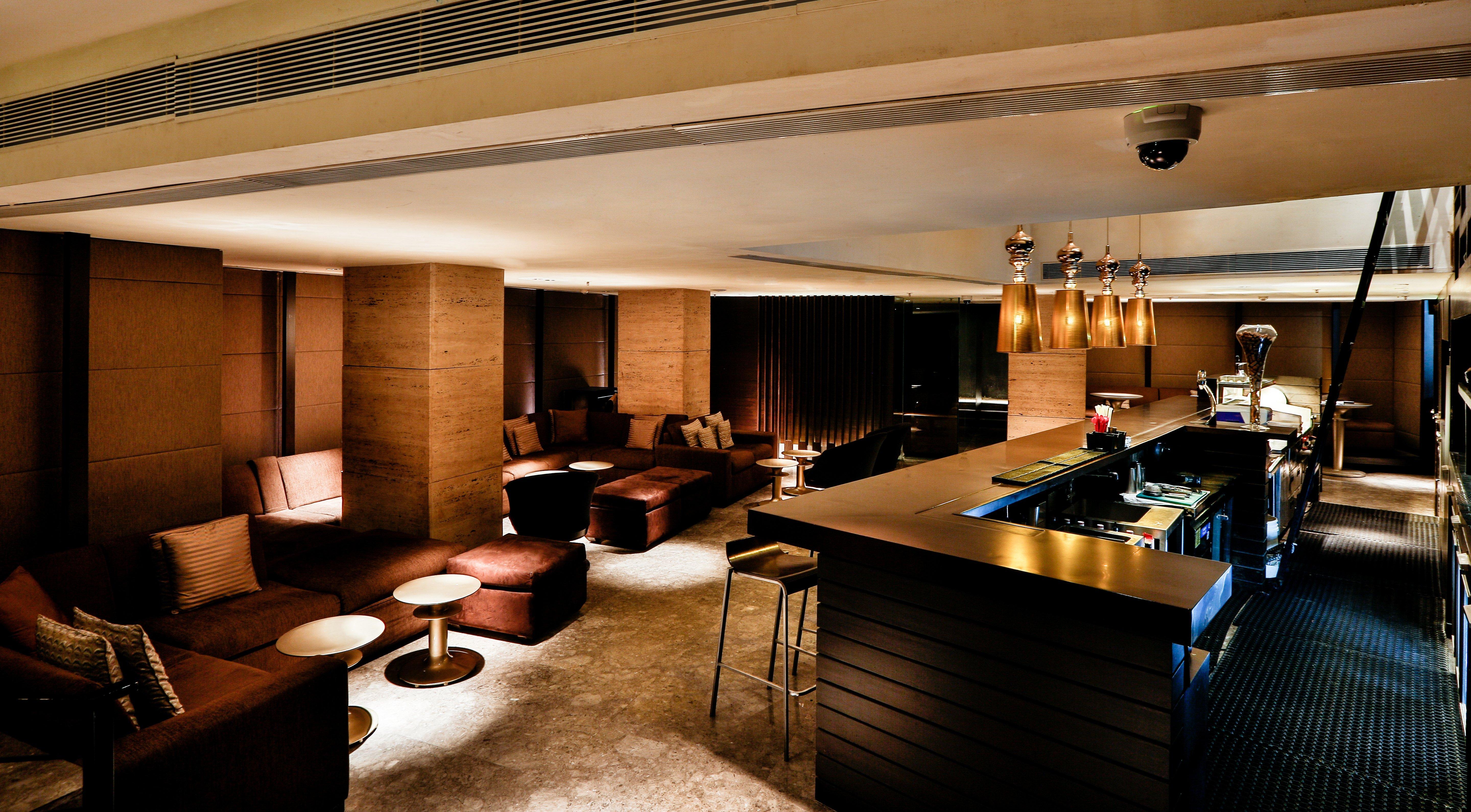 Crowne Plaza Chennai Adyar Park, an IHG hotel Zewnętrze zdjęcie The bar at the 101 bar